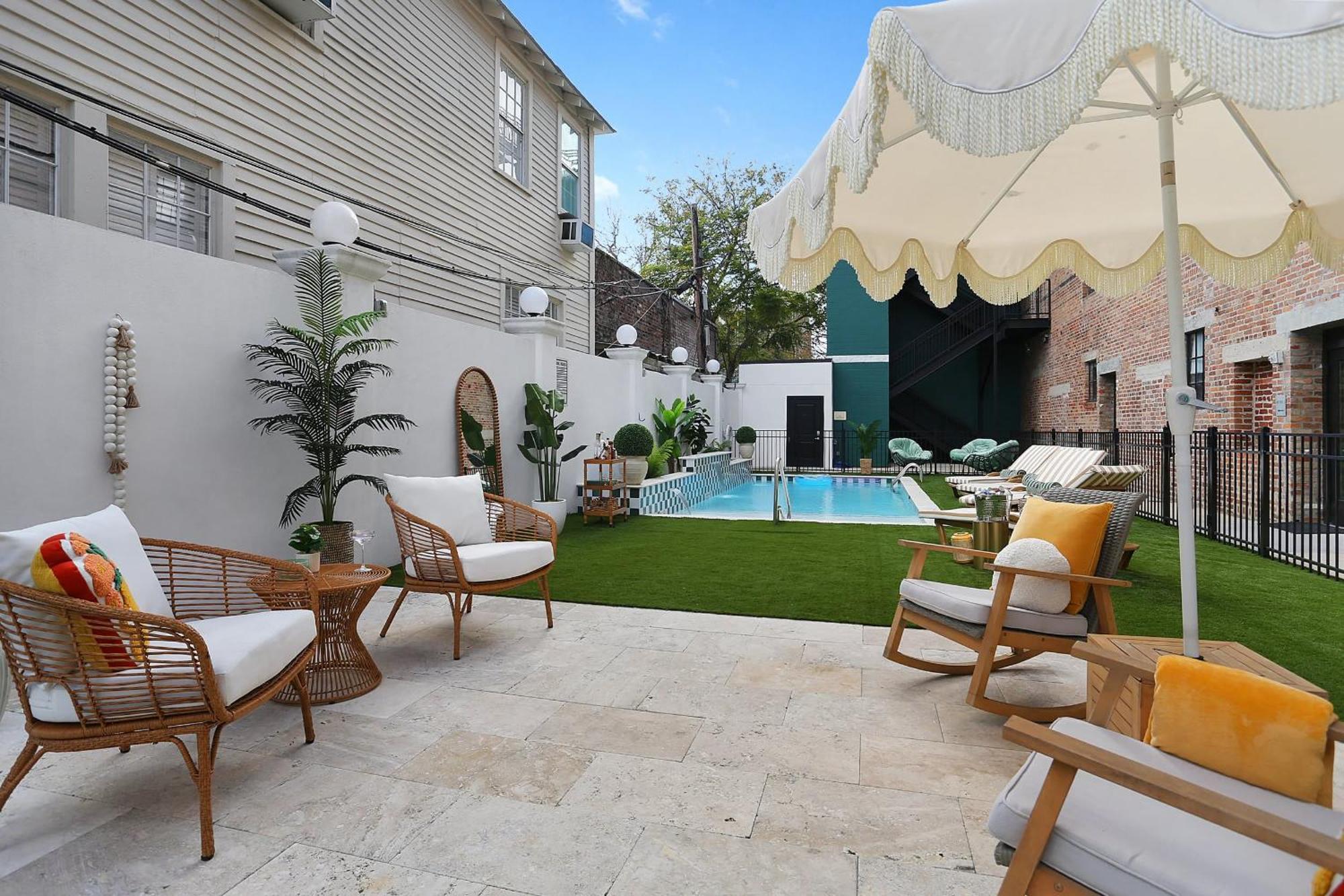 The Gisele - Luxury 4br 3ba For 8 - Pool & Streetcar Stop * New Orleans