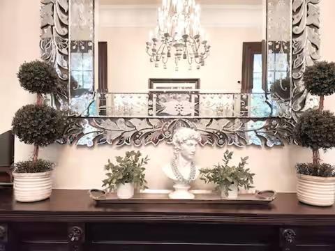 Apartment Walker Mansion On St Charles Ave - Unit 4