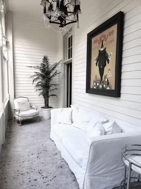 Walker Mansion On St Charles Ave - Unit 4 *