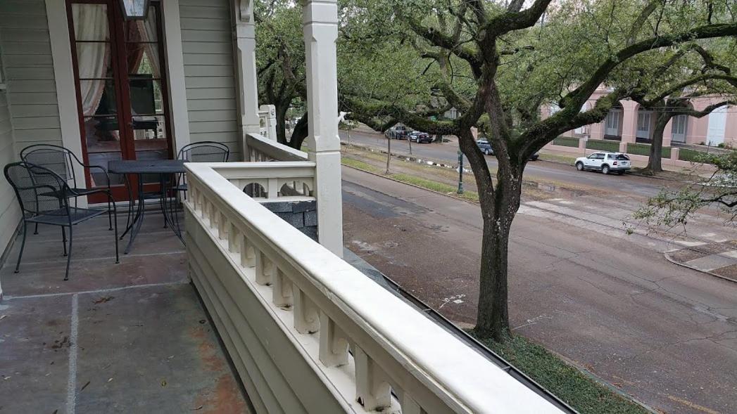 Walker Mansion On St Charles Ave - Unit 4 Apartment