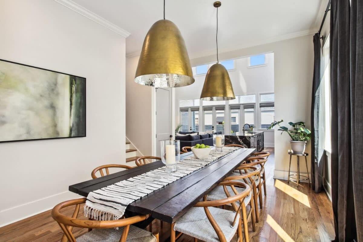 Gorgeous Grand With Heated Pool Holiday home New Orleans