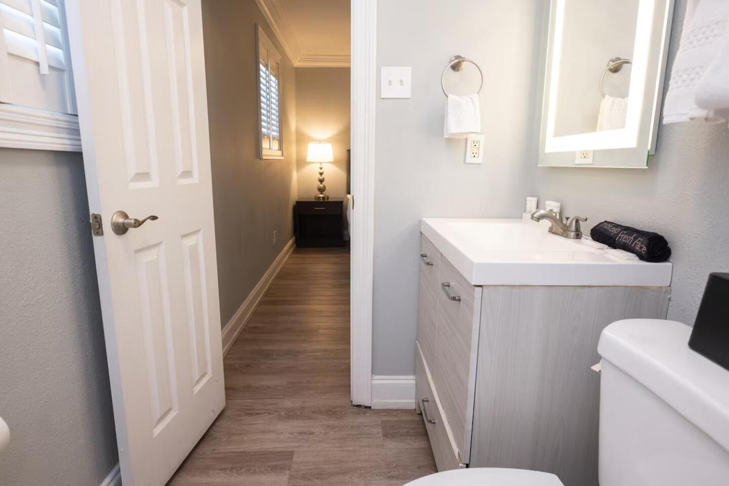 Elegant 1br W Pool & Hot Tub On Frenchmen St Aparthotel