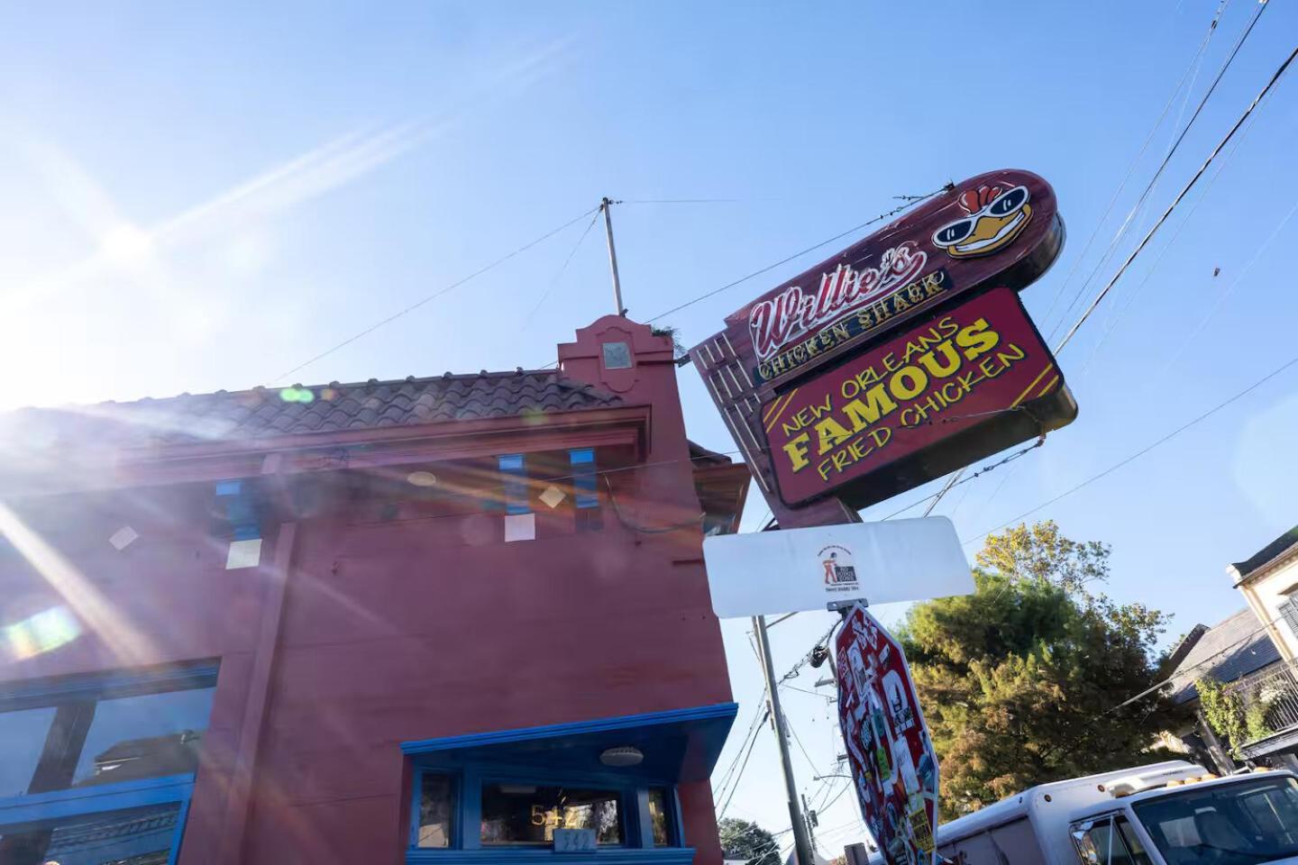 Elegant 1br W Pool & Hot Tub On Frenchmen St Aparthotel 4*