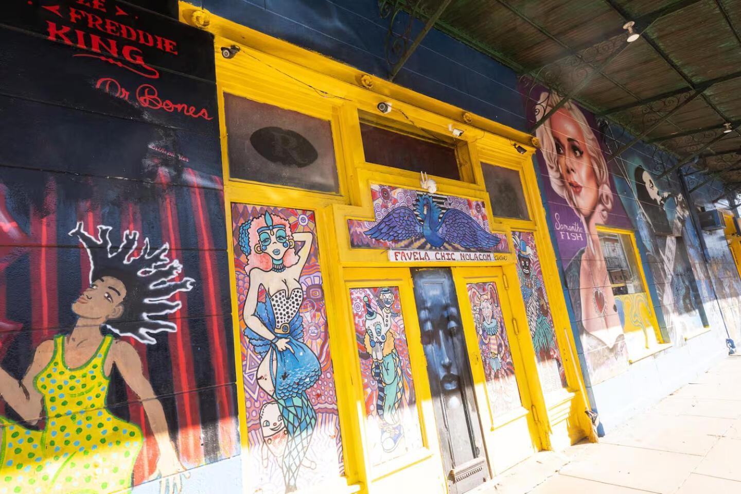 Elegant 1br W Pool & Hot Tub On Frenchmen St 4*