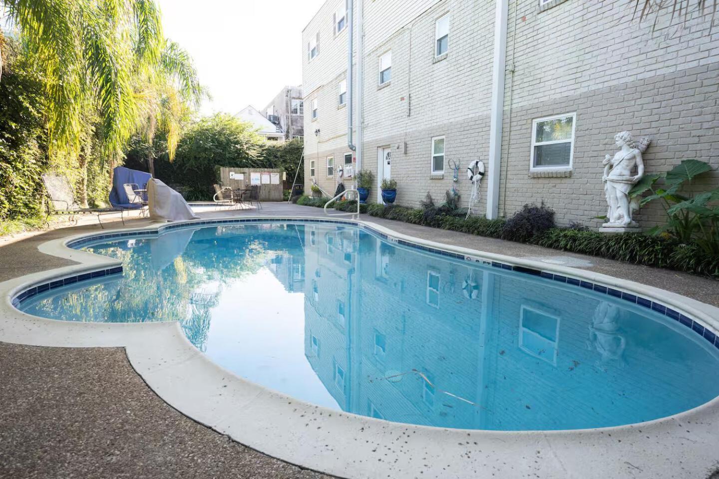 Elegant 1br W Pool & Hot Tub On Frenchmen St Aparthotel