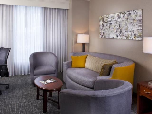 Courtyard By Marriott Warehouse Arts District 3*