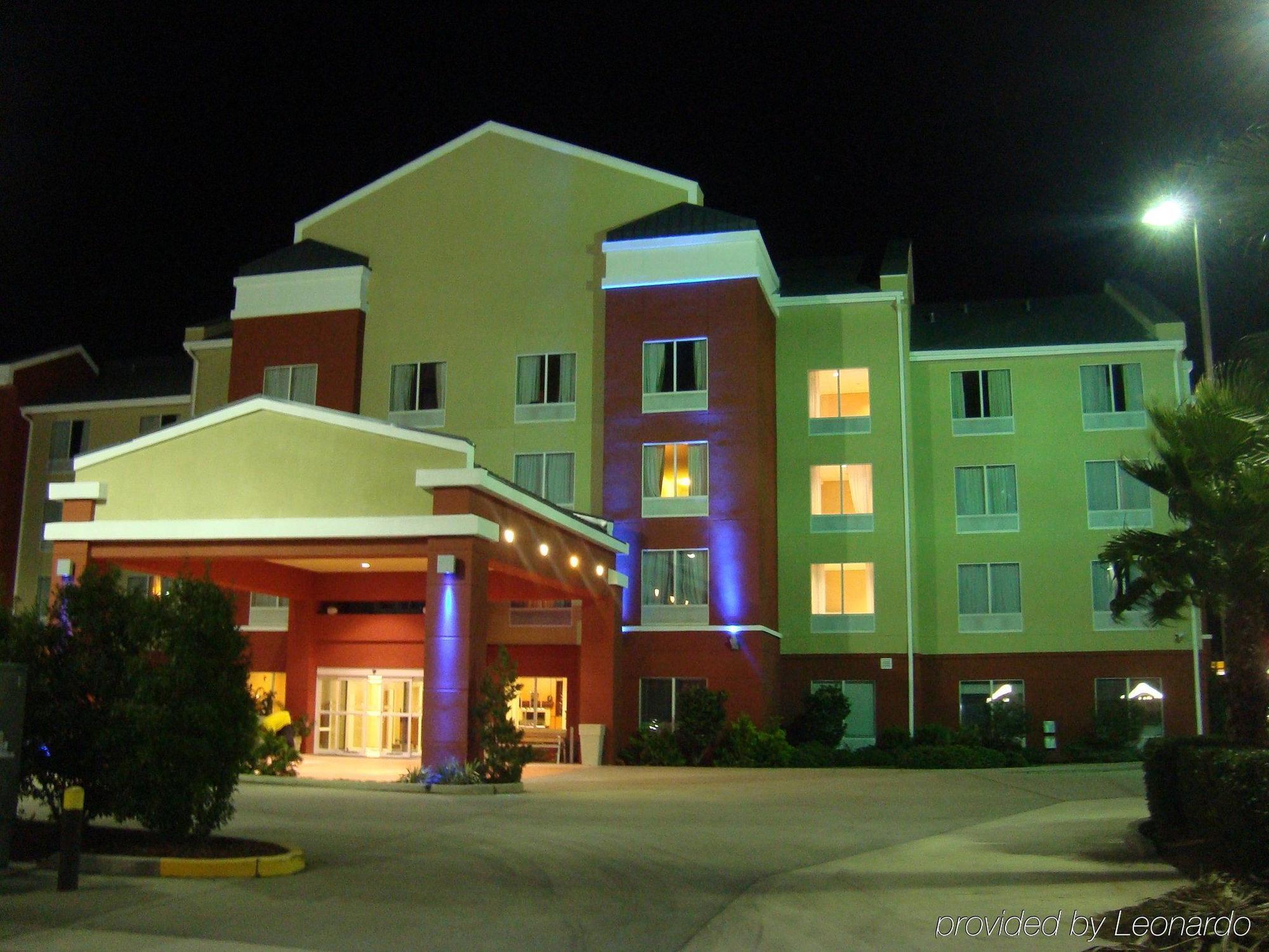 Express East By Ihg Hotel 2*