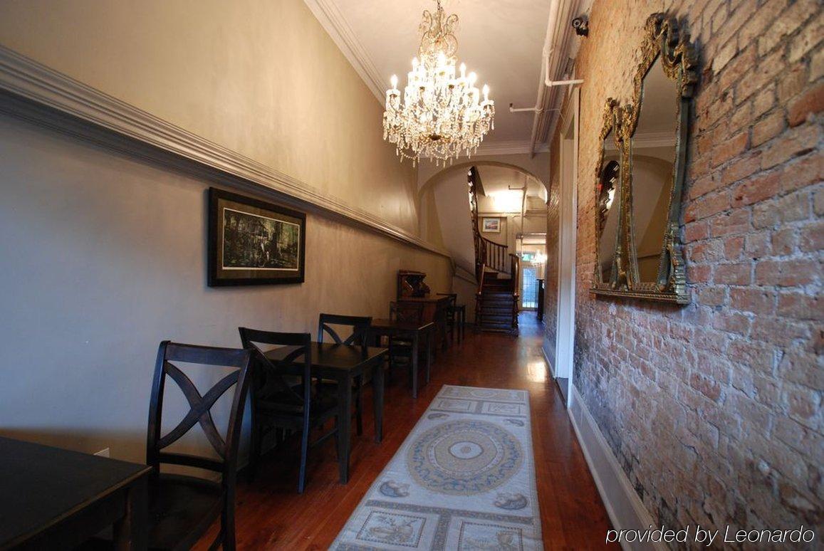 On St. Ann, A French Quarter 3* New Orleans