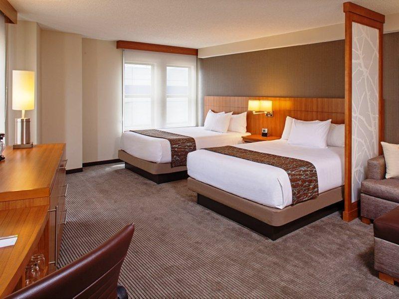 Hyatt Place Convention Center 3*