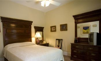 Guest house New Orleans Guest House New Orleans