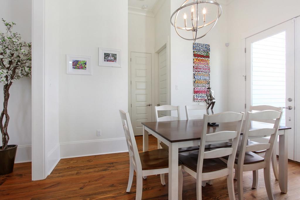 Holiday home Charming Royal Queen Blocks From Fq!