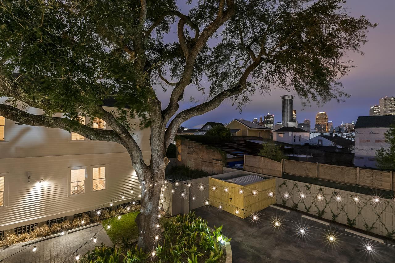 Private 3br On Carondelet By Hosteeva * New Orleans