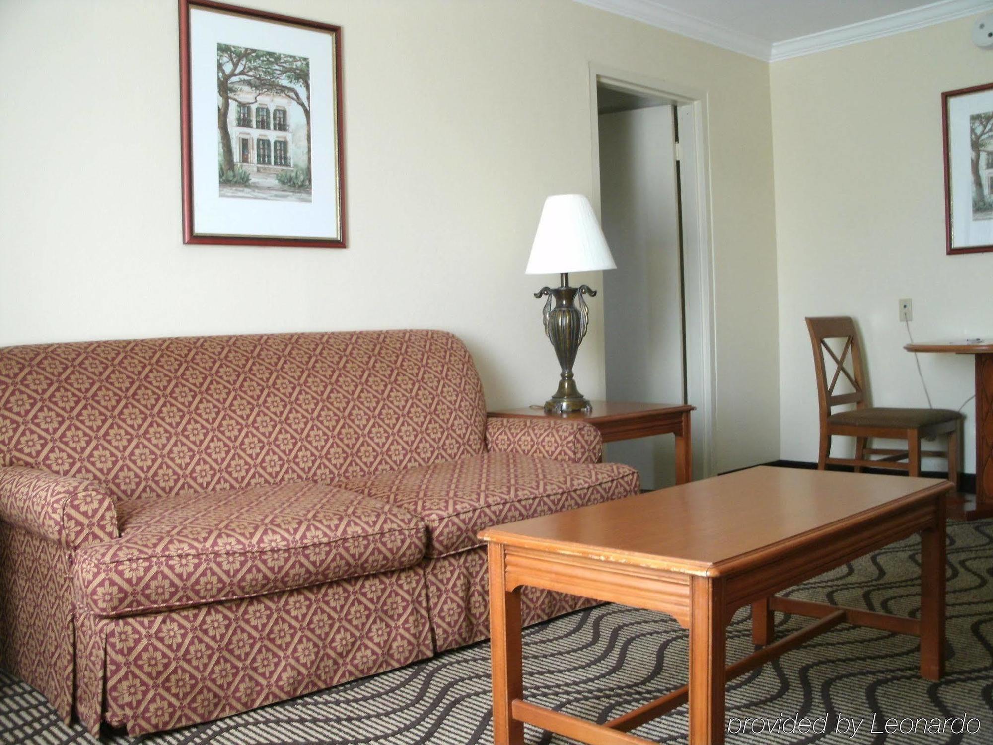 Express By Marriott 1-10 3*