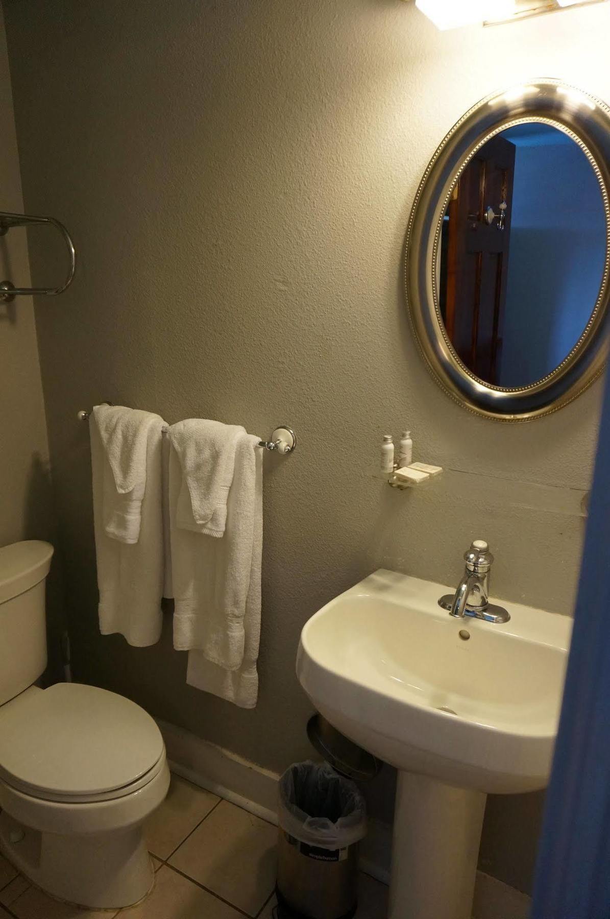 Balcony Bed & Breakfast