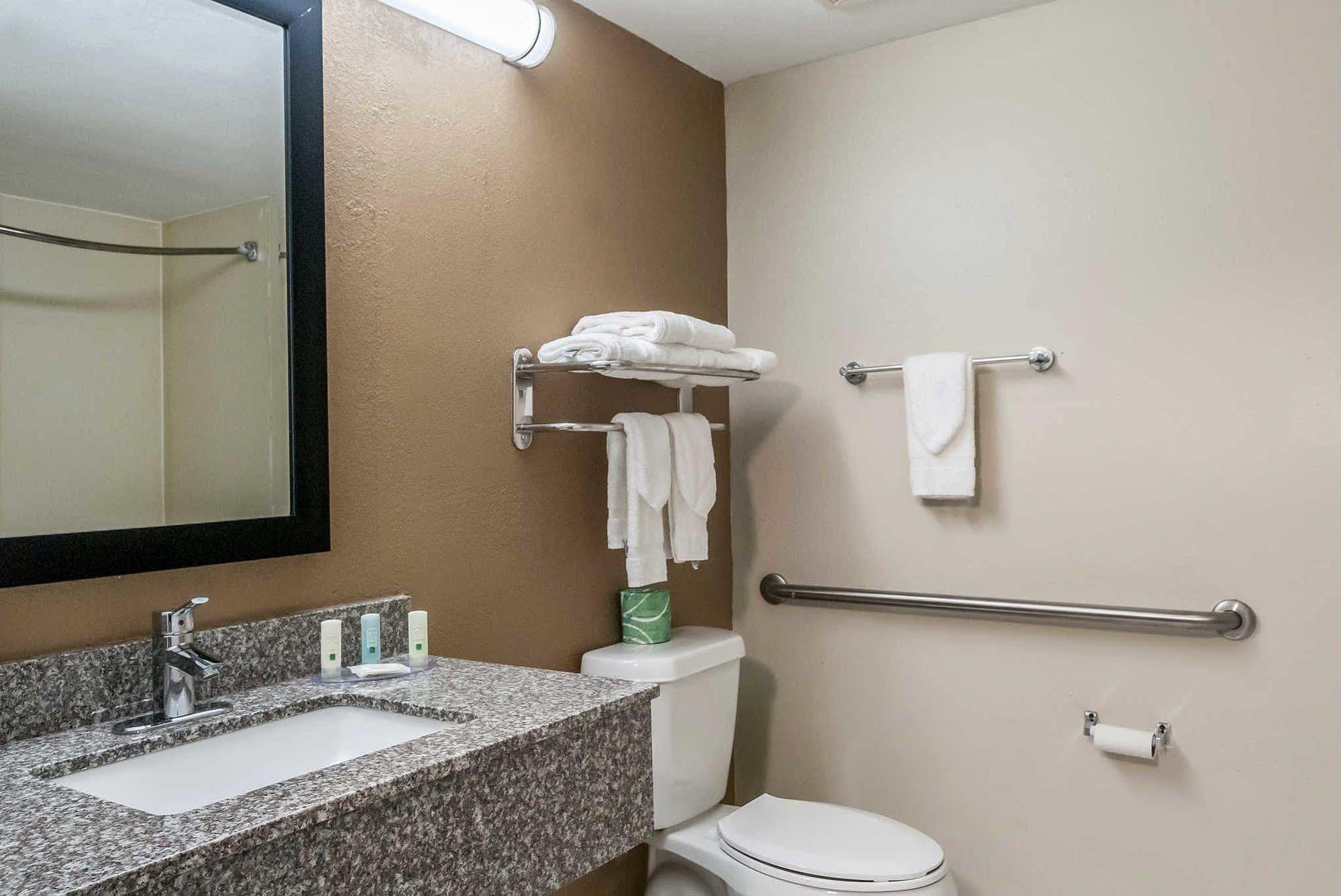 Trident Inn And Suites Hotel 2*