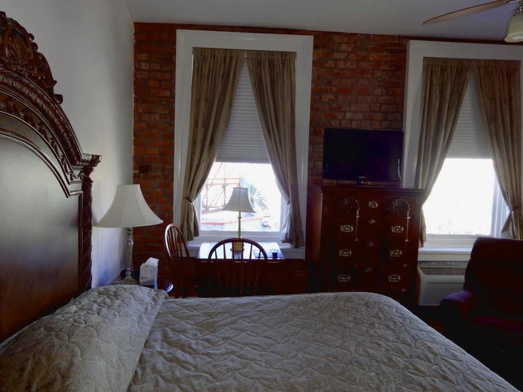 Maison Pierre Lafitte Hotel 3*