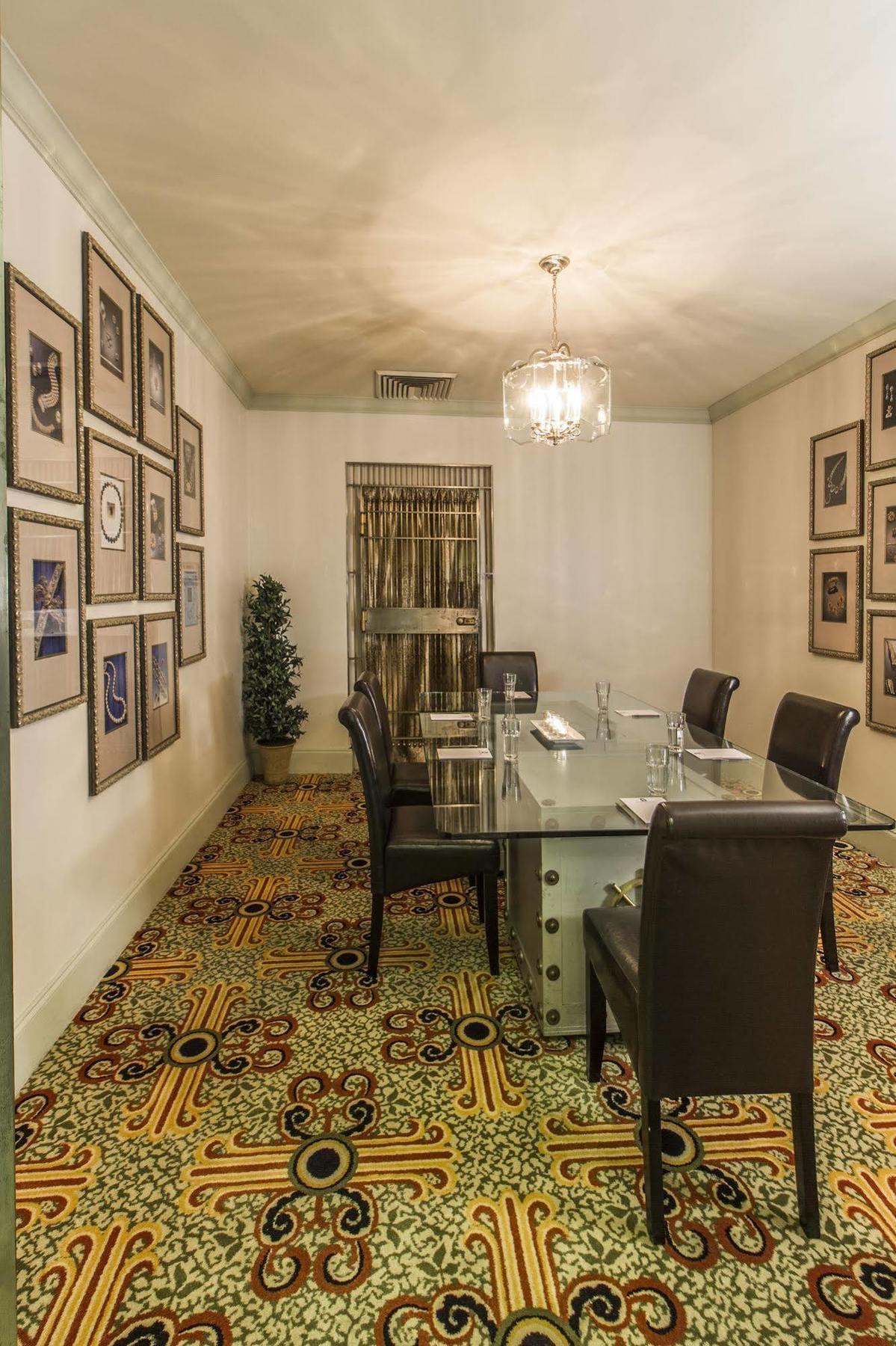 The Whitney Hotel 4*