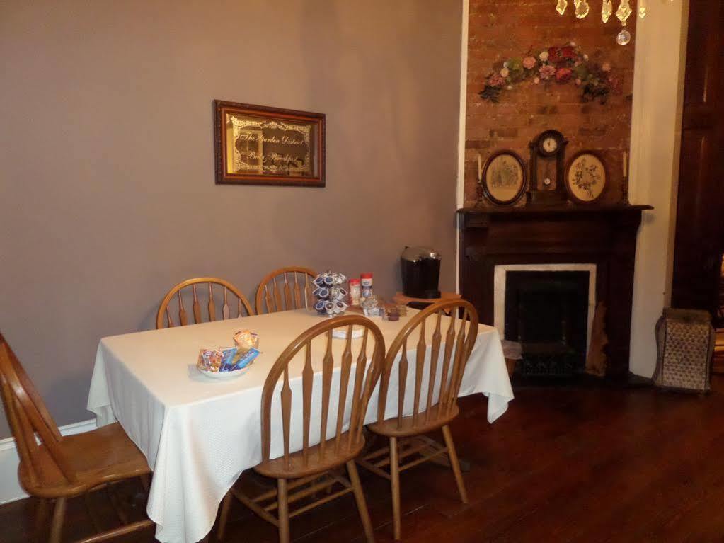 Bed & Breakfast Garden District 3*