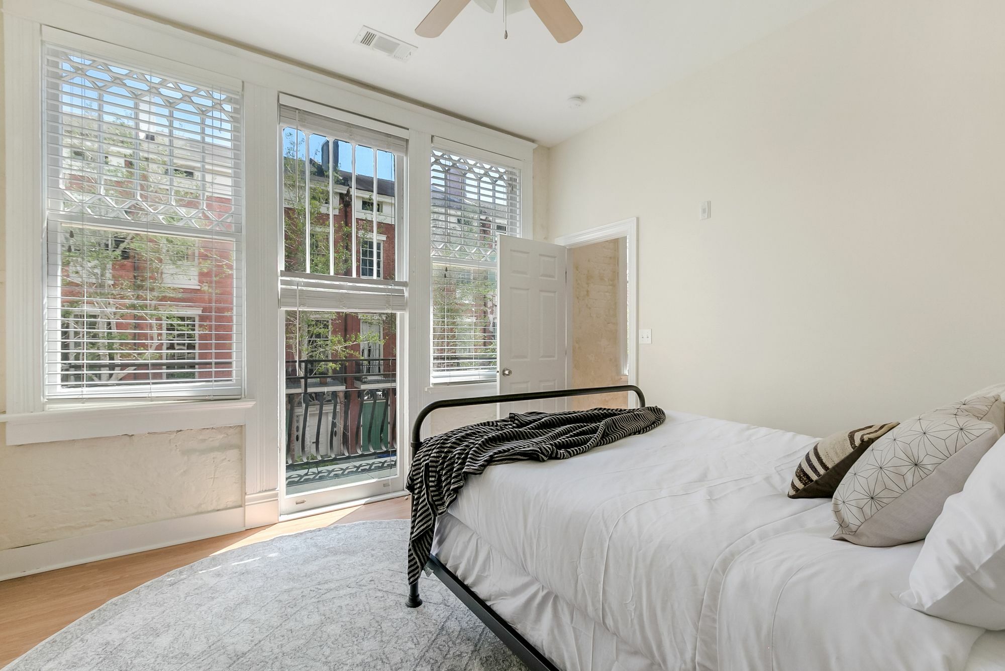 Apartment Hip 2br In Arts/warehouse District
