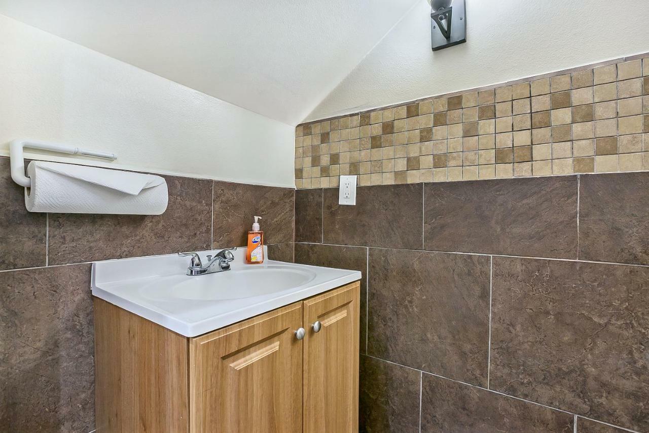 Stylish 4br In Downtown By Hosteeva Aparthotel 4*