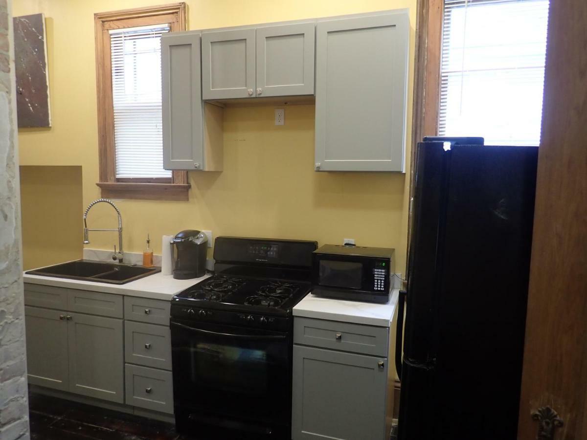 Historic Modern Uptown Apartment