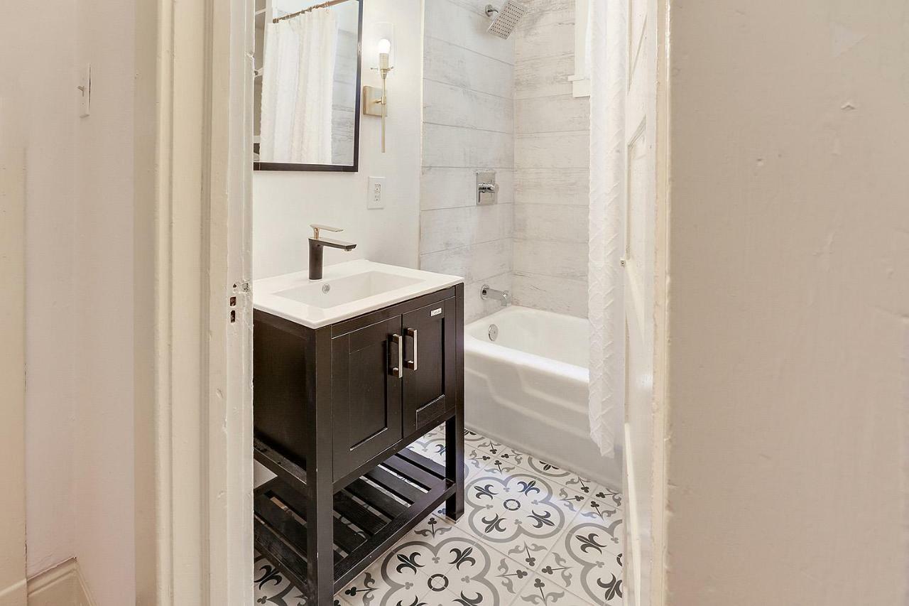 Elegant Renovated House With Relaxing Courtyard Holiday home