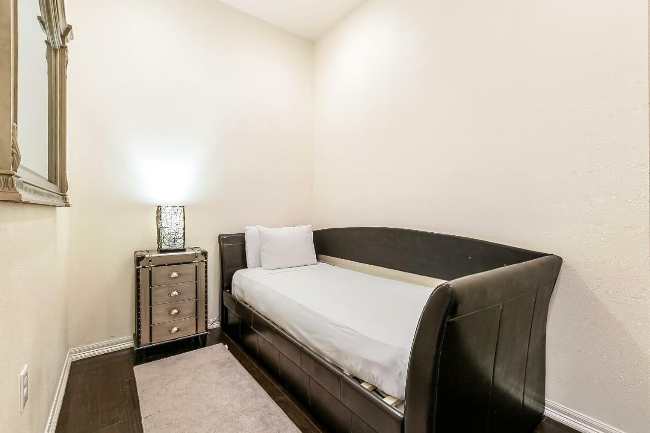 Apartment Spacious 3br Luxury Penthouse With Balcony New Orleans