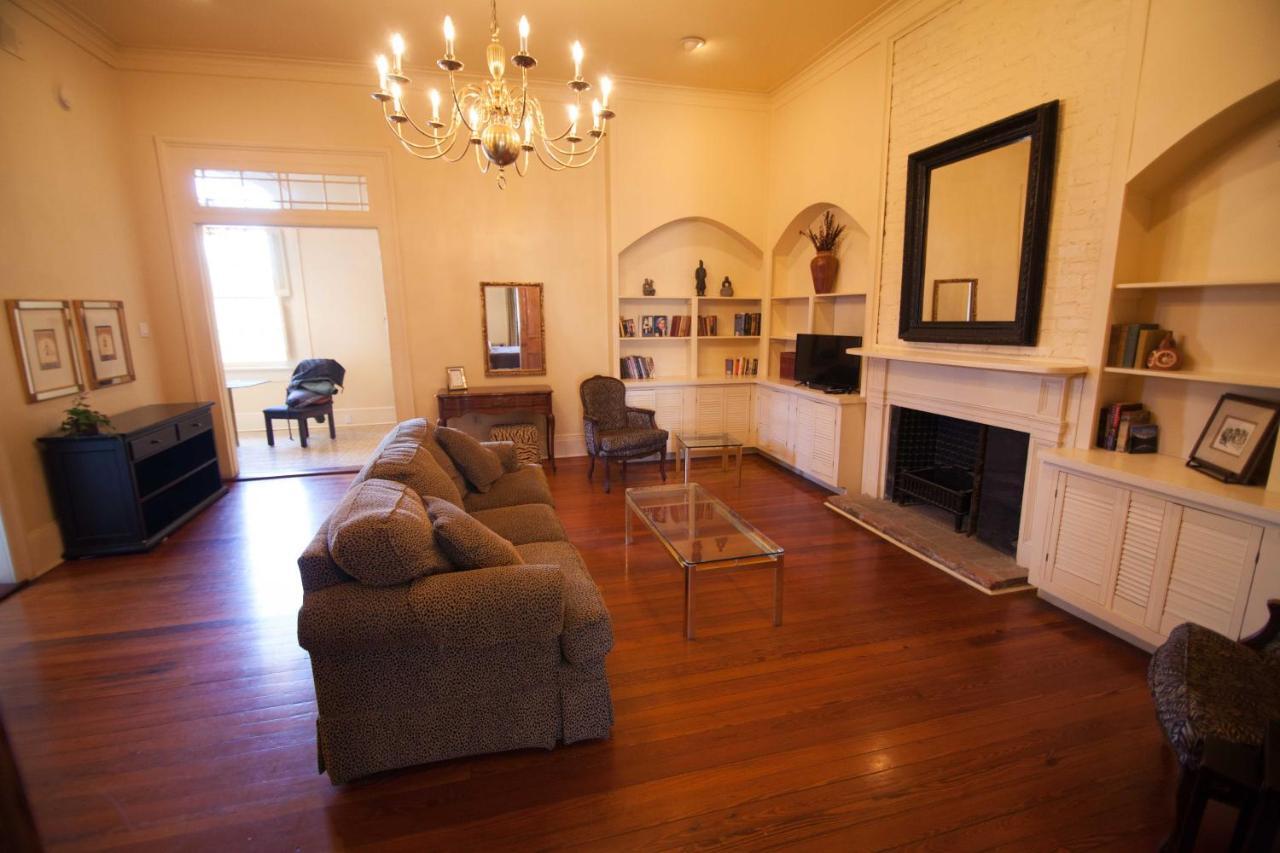 The Courtyards French Quarter Guest house *