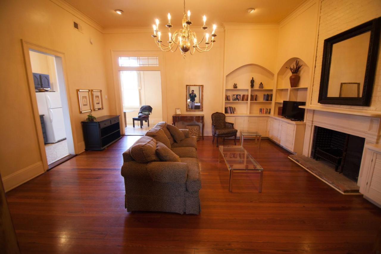 The Courtyards French Quarter Guest house *