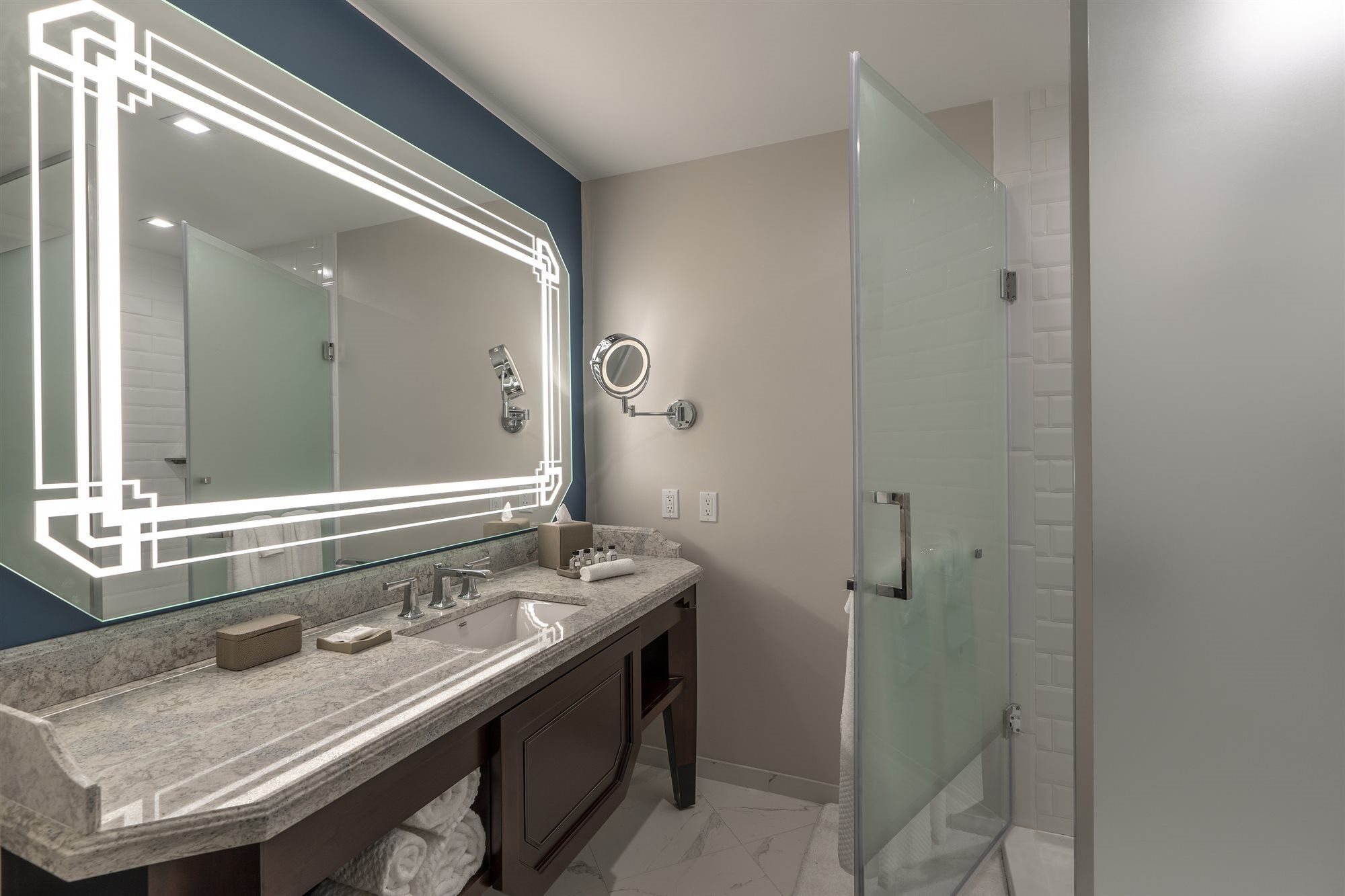 The Higgins New Orleans, Curio Collection By Hilton Hotel