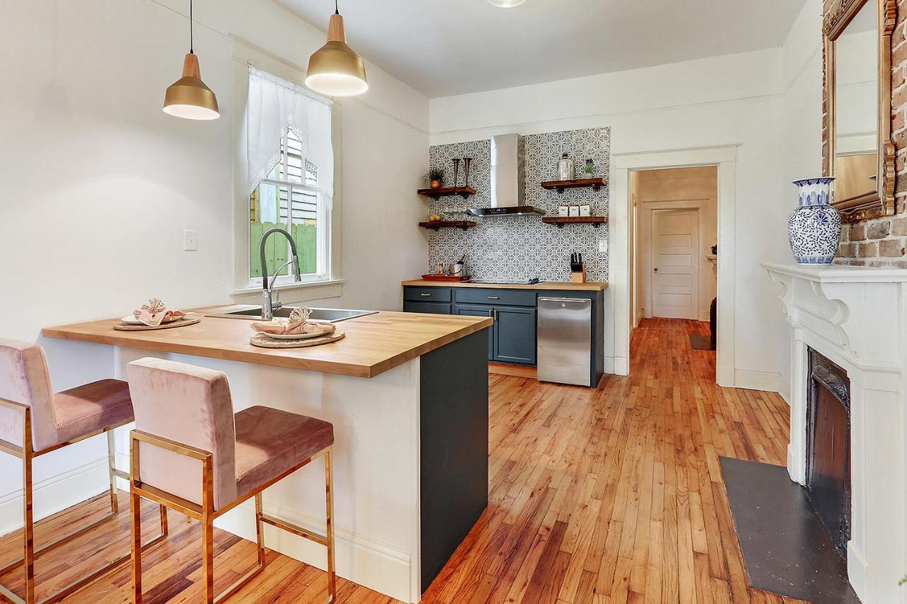 Holiday home Elegant Renovated House With Relaxing Courtyard *