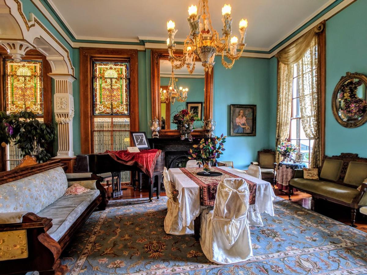 Parisian Courtyard Bed & Breakfast New Orleans