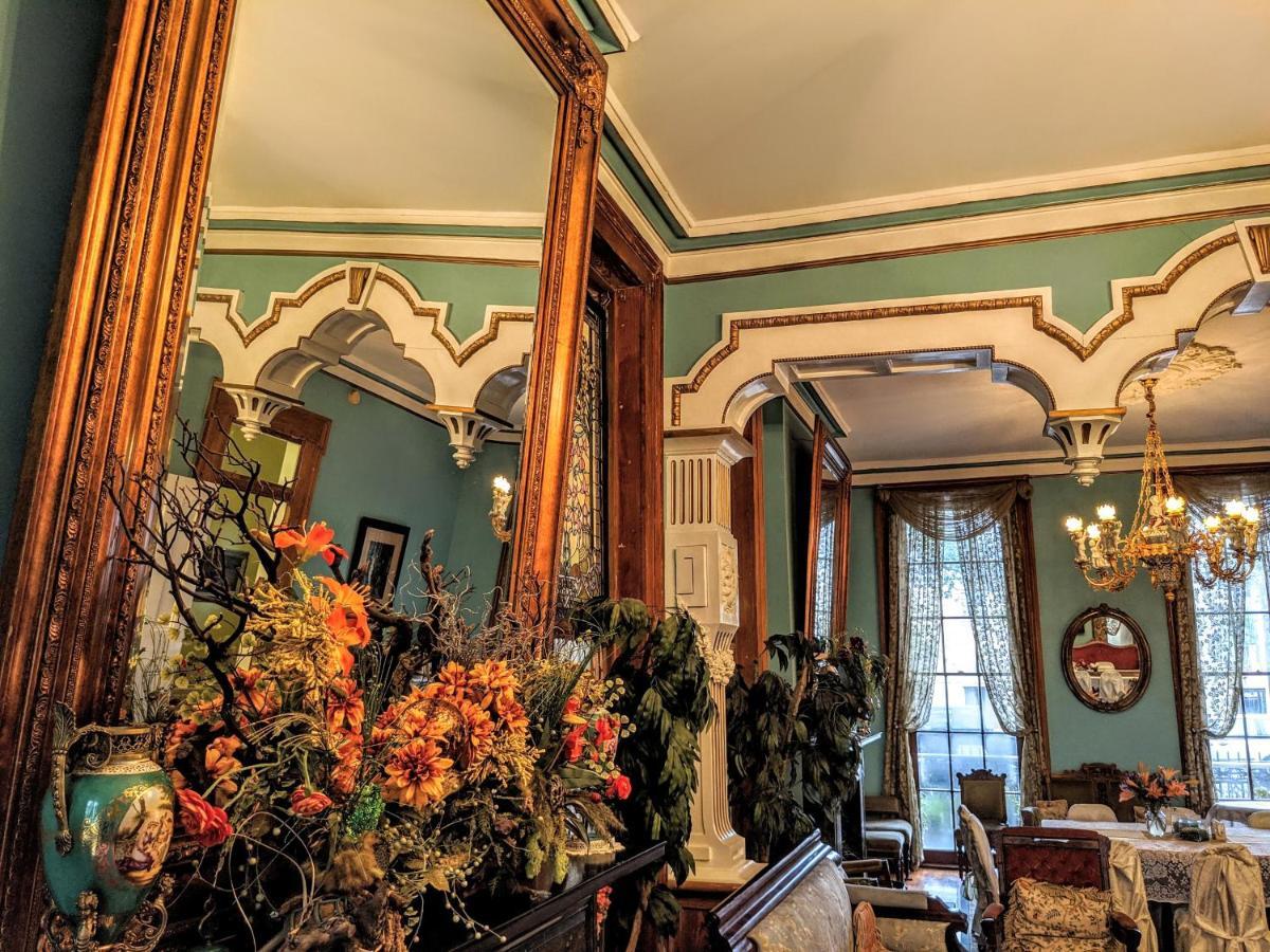 Parisian Courtyard Bed & Breakfast New Orleans