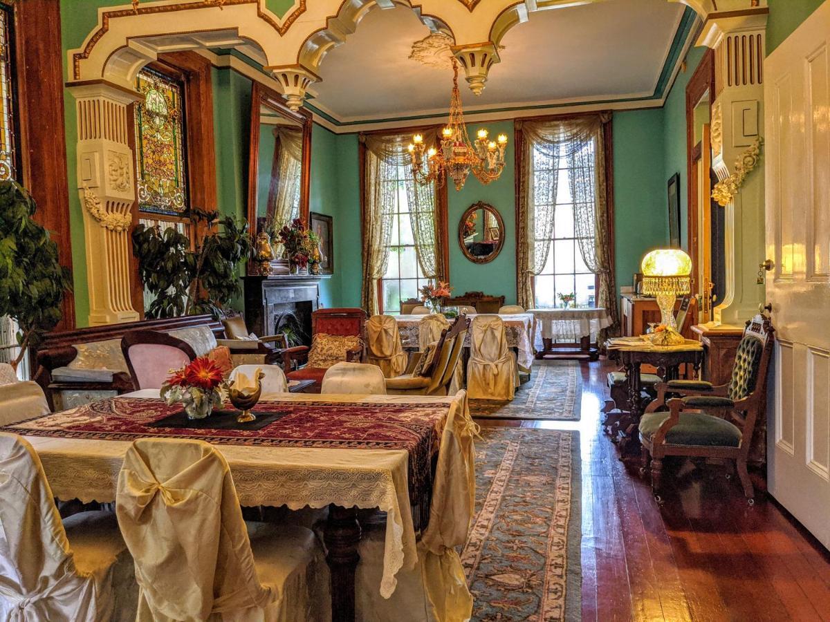 Parisian Courtyard Bed & Breakfast