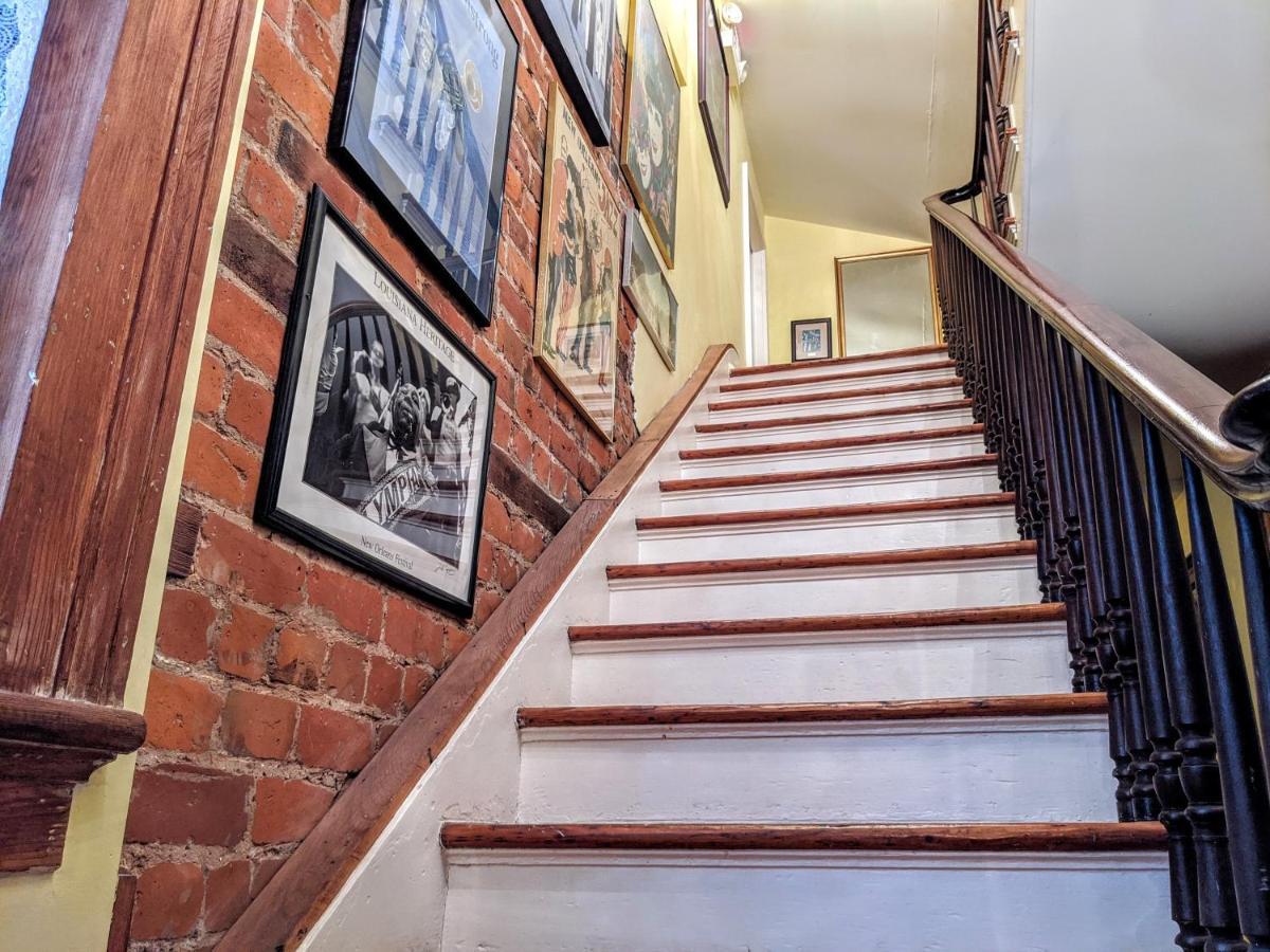 Bed & Breakfast Parisian Courtyard