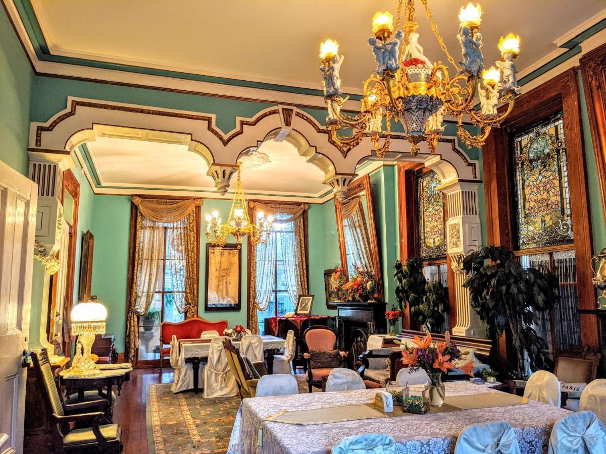 Parisian Courtyard Bed & Breakfast New Orleans