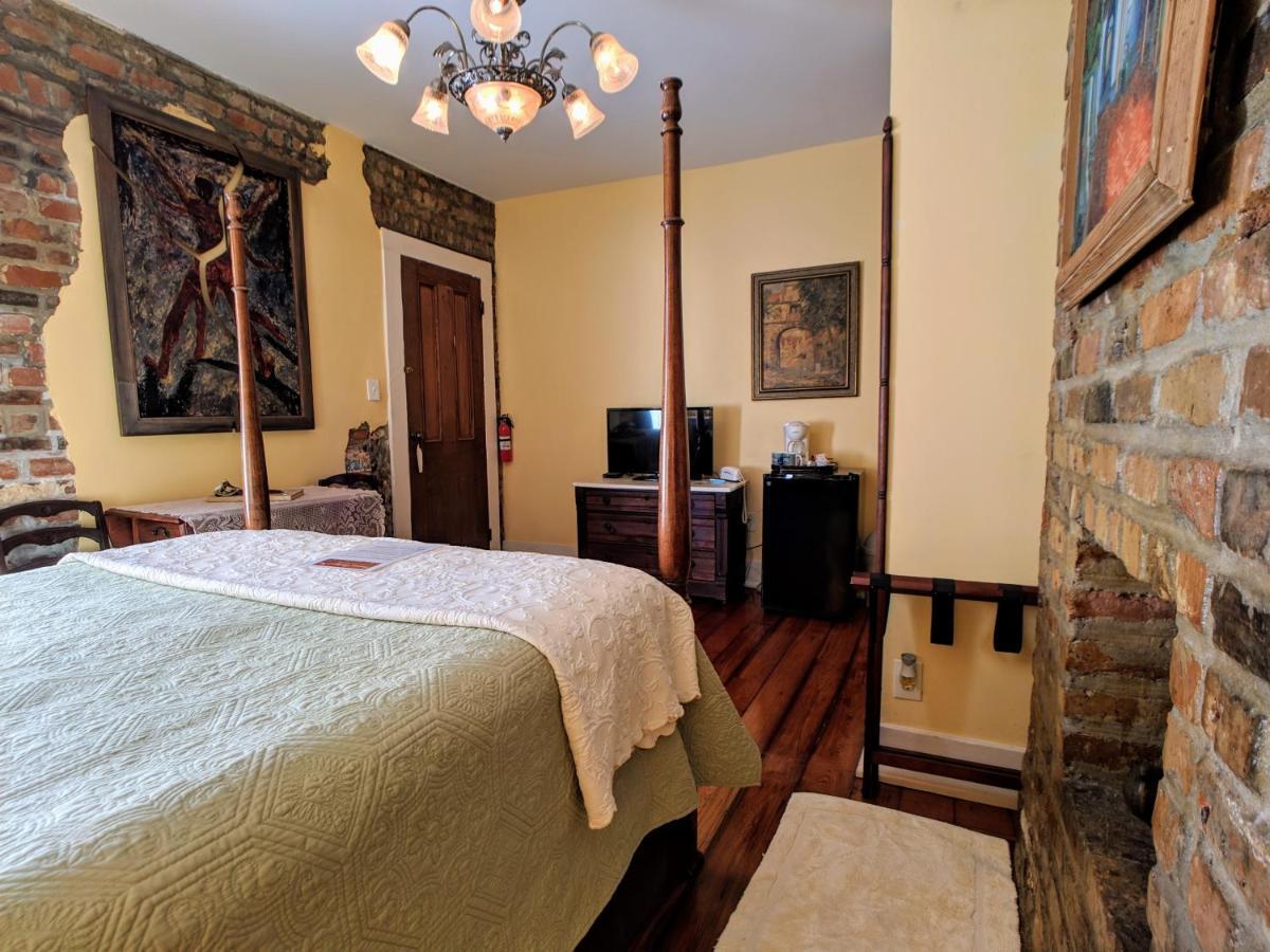 Parisian Courtyard Bed & Breakfast New Orleans