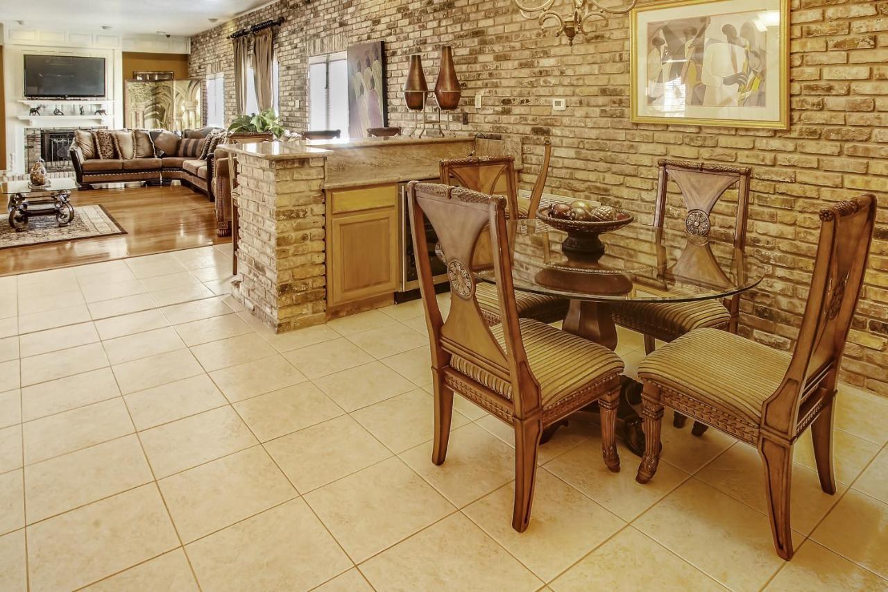 Lovely Only 15mins From Downtown Nola Holiday home