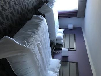 Express By Marriott 1-10 Hotel