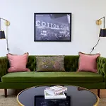 Sonder At Par L\'Eau