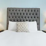 Apartment Hosteeva Amazing 4 Bedroom Modern With Balcony Near Frnch Quarter