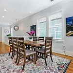 Apartment Hosteeva Amazing 4 Bedroom Modern With Balcony Near Frnch Quarter New Orleans