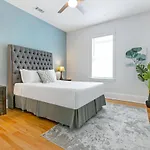 Hosteeva Amazing 4 Bedroom Modern With Balcony Near Frnch Quarter Apartment *