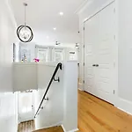 Apartment Hosteeva Amazing 4 Bedroom Modern With Balcony Near Frnch Quarter *