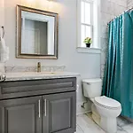 Hosteeva Amazing 4 Bedroom Modern With Balcony Near Frnch Quarter *