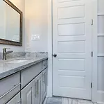 Hosteeva Amazing 4 Bedroom Modern With Balcony Near Frnch Quarter Apartment