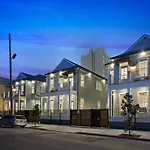 Hosteeva Amazing 4 Bedroom Modern With Balcony Near Frnch Quarter New Orleans