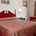 Rodeway & Gentilly Hotel 3*