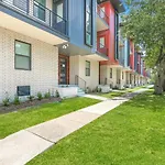 Bienville Villas: Brand New 4br Holiday home New Orleans