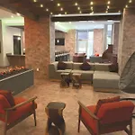 La Quinta Inn & Suites By Wyndham New Orleans Downtown